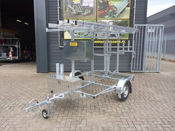 Westhoff steigeraanhangwagen met rek voor steigermateriaal